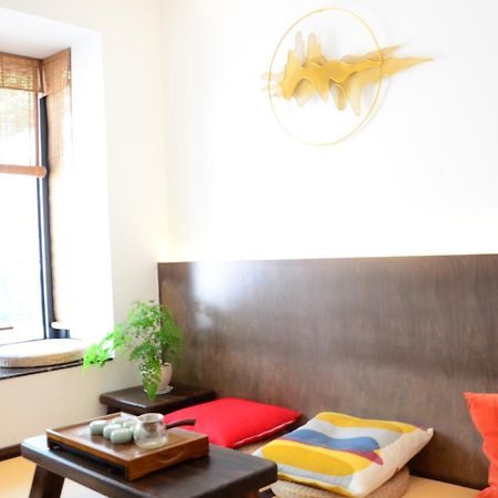 Hangzhou Puyu Travelling With Hotel Exterior photo